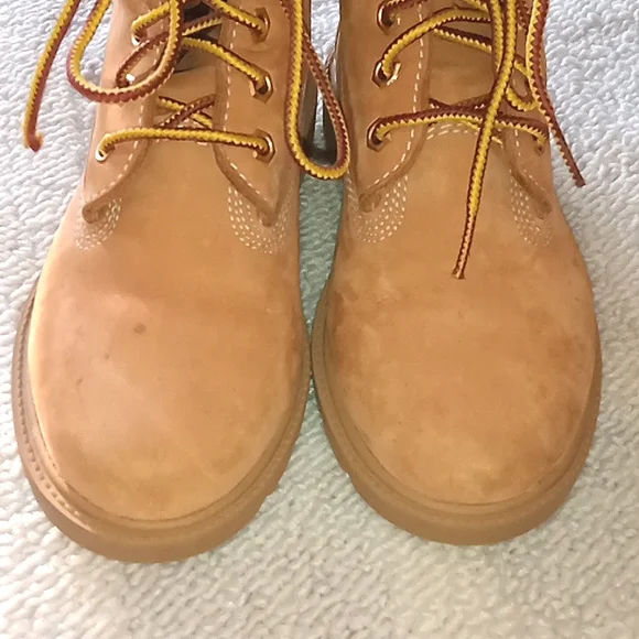 Timberland kids boot, size 13.5, pre loved cond. Waterproof, Unisex - Picture 5 of 9
